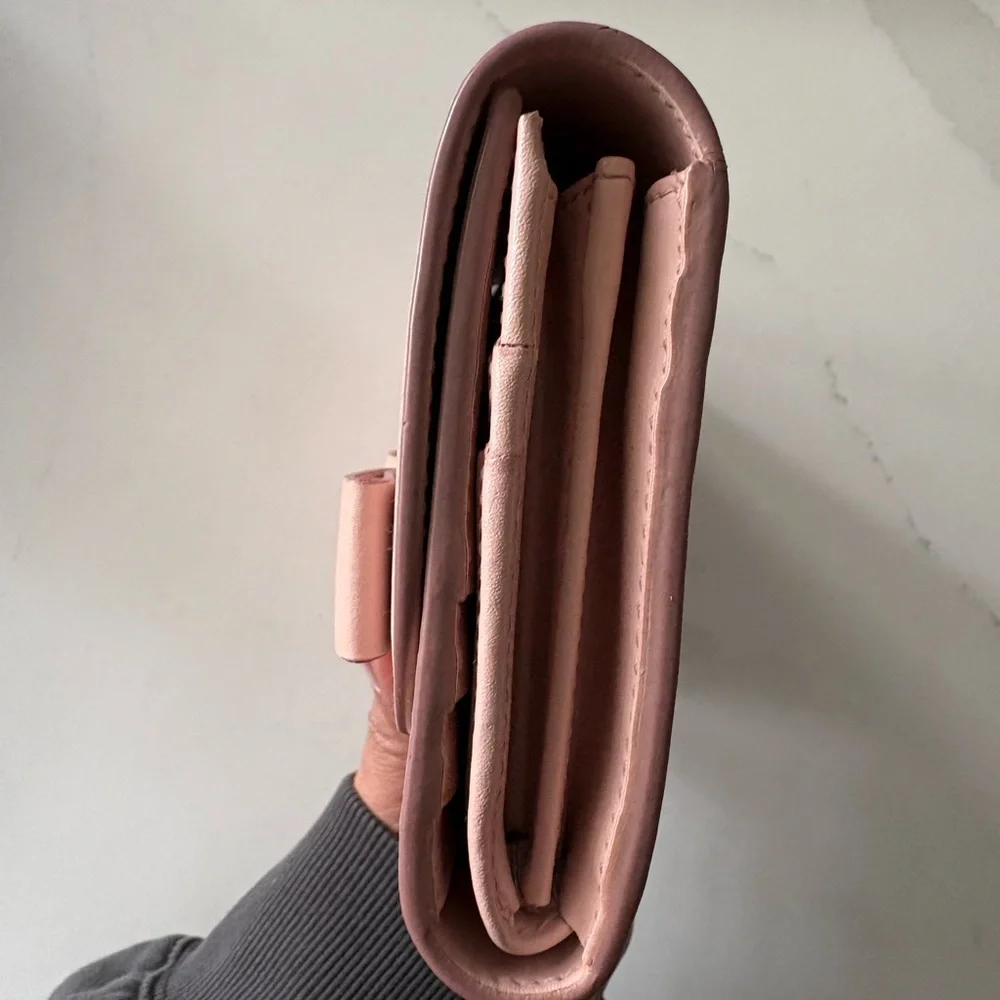 Salvatore Ferragamo Pink Leather Vara Bow Continental Wallet - Picture 4 of 10